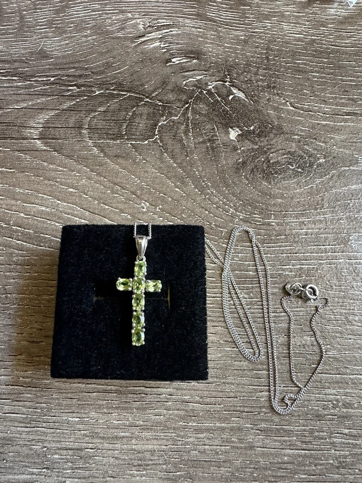 925 Sterling Silver Peridot Cross Pendant Necklace – 20” Chain STS Marked - Image 1 of 4