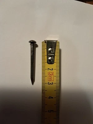 Lot 100 anciens clous  tête arrondie  31  mm serrure Porte Déco - Photo 1/3