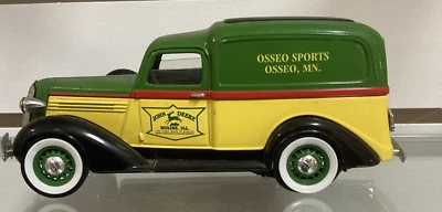 Spec Cast. Osseo Sports. John Deer Limited Ed. Die Cast Replica 1936 Dodge. - Image 1 of 4
