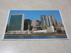 UNUSED POSTCARD - NEW YORK CITY - UNITED NATIONS BUILDING - Picture 1 of 2