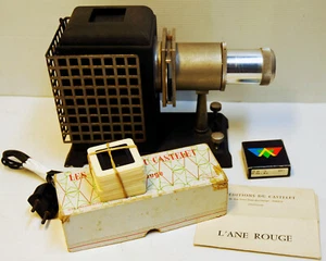 PROJECTEUR pour diapos - 5 x 5 et divers - 220 VOLTS -Circa années 1950/60' - Picture 1 of 6
