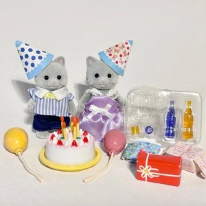 Sylvanian Families Calico Critters Birthday Party Set Gray Cat Boy Gray Cat Girl - Picture 1 of 9