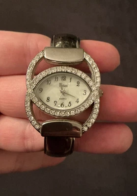 Ladies Vivani Silver Cuff Bangle Bracelet Watch Crystal Embellished New Battery - Image 1 of 4