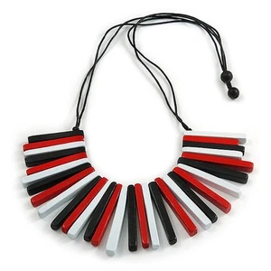 Statement Collana con Frange di Perline in Legno Nero/Bianco/Rosso con Corde in Cotone Nero/ - Foto 1 di 6