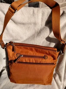 Bolso bandolera Osgoode Marley 8314 cobre paisaje urbano - Imagen 1 de 3