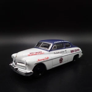 1949 49 Merc Mercury Otto Coupé Rosso Corona 1:64 Diorama Scala Modellino Auto - Foto 1 di 8