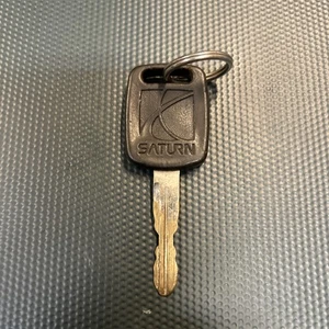 Used Saturn Ignition Key Door Lock Key - Picture 1 of 5