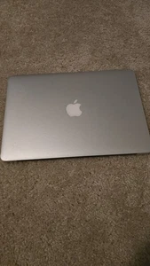 Apple MacBook Air Laptop - Silver - Zdjęcie 1 z 3