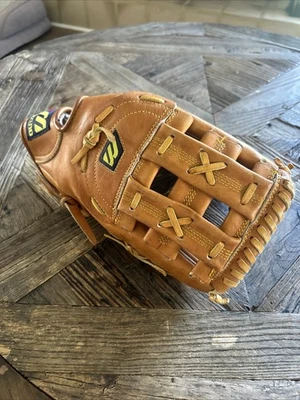 Mizuno MZ 1310 Baseball/Softball Glove RHT Pro Model Max Flex Leather Glove - Image 1 of 4