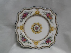 Wedgwood Columbia, weiß, Medaillon, grüner Borte: quadratischer Salatteller, 8 1/4" - Bild 1 von 5