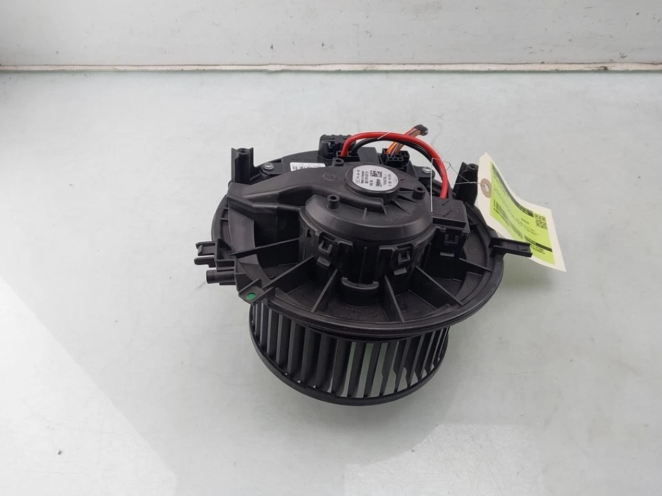 MOTOR DE VENTILADOR DE CALEFACTOR Volkswagen Golf VII (AUA) 2016 5Q1819021E Foto 1 de 4