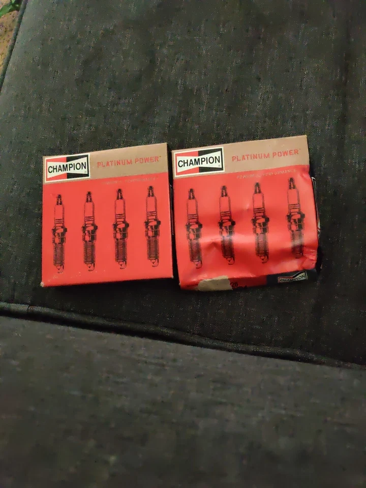 Комплект из 8 свечей зажигания Platinum Power Champion свеча зажигания 3026 RS7PYB4 - Изображение 1 из 4