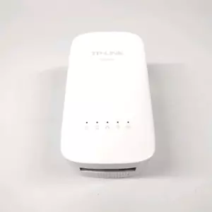 TP-LINK AC750 Wi-Fi Range Extender AV500 Powerline Edition Modello TL-WPA4530 - Foto 1 di 8