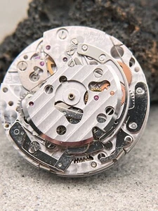 #1412 ORIGINAL OMEGA 1152 UHRWERK DEFEKT KALIBER MECHANISM MOVEMENT - Picture 1 of 9