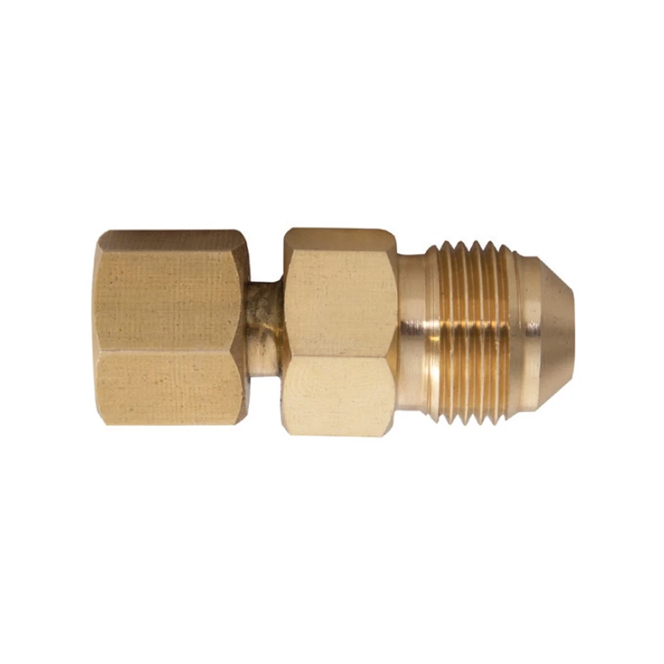Adaptor Converts 3/8” SAE To 1/4” BSP Female - image 1 of 1