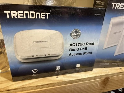 Trendnet 2 Access Points 1 Pre-Configured Point To Point Bridge Kit - Image 1 of 3