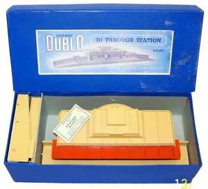 EXCELLENT 1953 HORNBY DUBLO DA455 D1 THROUGH STATION SET, BOXED, + STATION NAMES - Picture 1 of 24