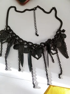 3pi#: Stunning Gothic Leaf/ Chain Heart Drop Matt Black Metal Necklace - Picture 1 of 6