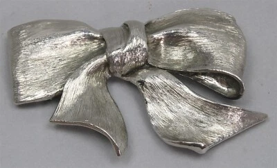 Gorgeous Vintage 1985 CHRISTOPHER ROSS Silver-Tone Bow HUGE!!! BELT BUCKLE - Image 1 of 3