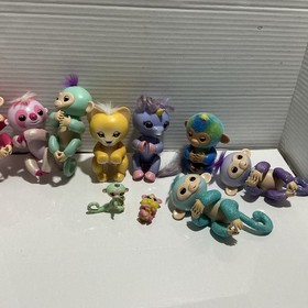 Lot Fingerlings Monkeys, Unicorn, Pandas & More &ndash; WowWee Interactive