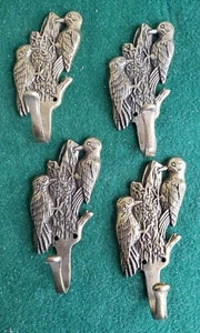 4 VINTAGE MASSIVMESSING HOLZSPECHT VOGELHAKEN MIT MESSINGSCHRAUBEN - Bild 1 von 5