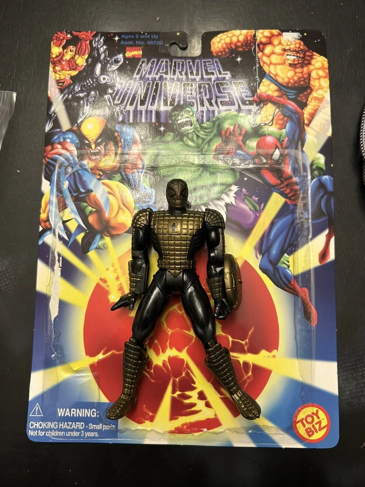 Marvel Universe: Spider-Man with Launching Web Shield by Toy Biz 1996 - Image 1 of 1
