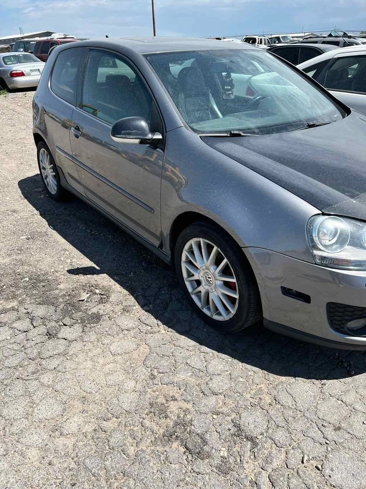 Eje de transmisión delantero izquierdo usado se adapta a: Volkswagen Golf GTI 2007 eje delantero Foto 1 de 4