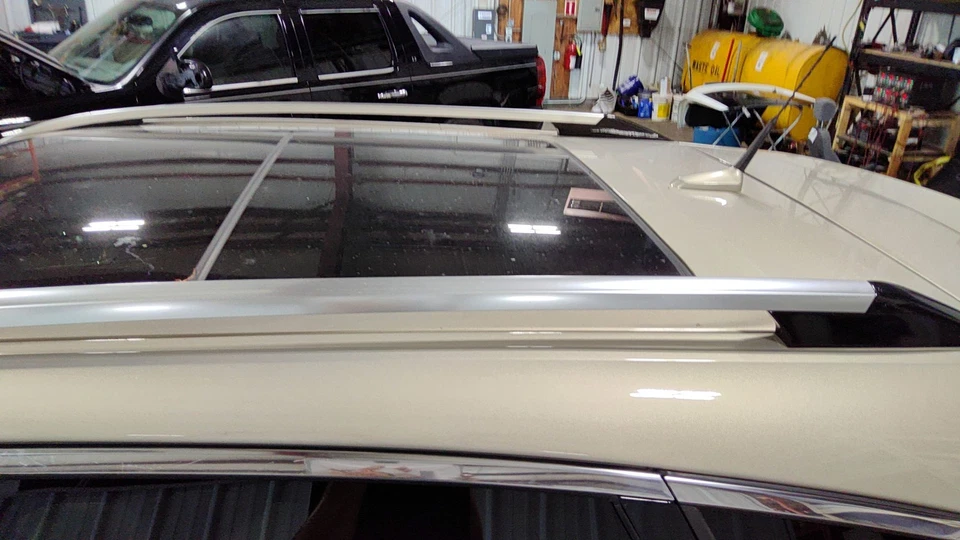 2010-2016 Cadillac SRX Rear *Stationary* Sunroof Moon Roof Sun Roof Glass/Window - Image 1 of 1
