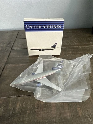 Modelo fundido a presión Delta Airlines Schabak 1:600  Foto 1 de 2