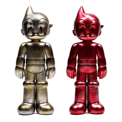 Juego 2 figuras Astro Boy 90 aniversario: versión dañada por la guerra Vinilo Sofubi 5,3 pulgadas JAPÓN Foto 1 de 4