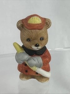 Homco Bär Figur Feuerwehrmann mit Wasserschlauch 8820 Porzellan - Bild 1 von 5