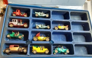 Matchbox anni 60 modelli di auto di un tempo e custodia per il trasporto - Foto 1 di 18