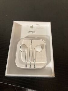 Sealed Apple EarPods (MD827LL/A) with Remote and Microphone - White