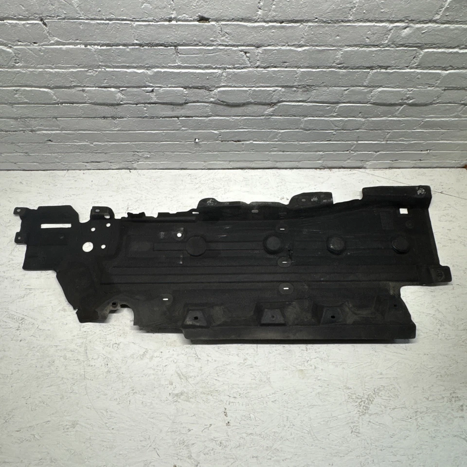 Ford Edge 2015-2024 lado izquierdo del conductor debajo de la carrocería protector contra salpicaduras OEM Foto 1 de 4