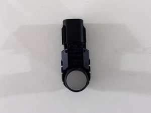 OEM l 2016-2021 Toyota Land Cruiser Ultrasonic Parking Sensor 89341-60051 Silver - Bild 1 von 2