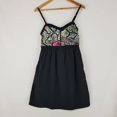 Blusa Fox feminina tamanho M 12 preta estampada arco-íris ajustável. Vestido reto com alças - Imagem 1 de 4