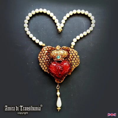 Jewelry Woman Fashion Necklace Luxury Pendant Heart Bee Nest Pearl Royal Crown - Image 1 of 4