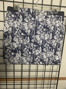 Lee Riders Women's Size 16 M  Blue and White Floral Print Midrise Skirt /Skort - Picture 1 of 9