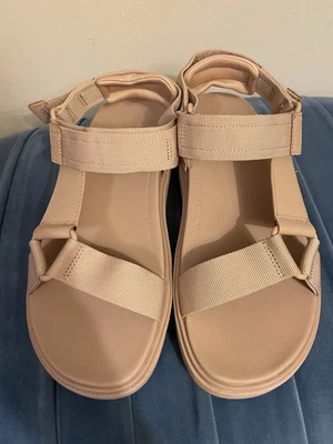 Fitflop Size 9 GEN-FF Beige Adjustable Webbing/Leather Back-Strap Sandals - Image 1 of 4