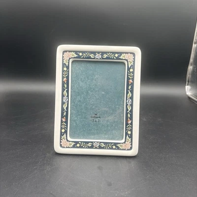 Marco de fotos vintage con sello blanco floral cerámica Cottagecore Foto 1 de 4