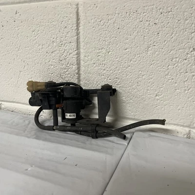 1988-1991 HONDA  CIVIC OEM FUEL VAPOR GAS EVAP Solenoid  Bracket Ef Hf Si Dx - Image 1 of 4