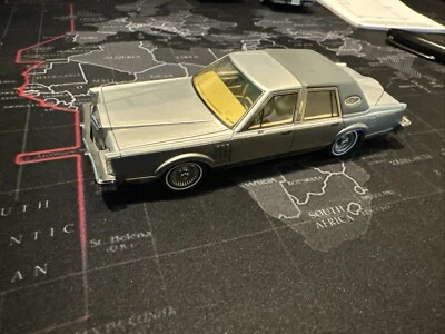 Lincoln Mark VI 1980 Grey Met. 1:43 Neo Models 1 of 500 Made Rare - Image 1 of 4
