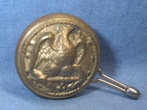 VINTAGE NAVY EAGLE LOOKING RIGHT on ANCHOR BUTTON N S MEYER INC NEW YORK 15/16" - Picture 1 of 3