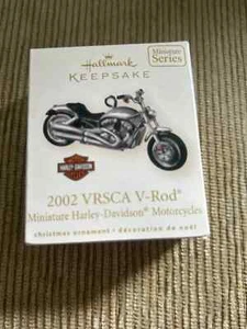 Miniatur Hallmark Christmas Ornament Harley 2002 VRSCA V-Rod Neu #10 in Serie - Bild 1 von 8