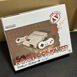 CONSOLA NINTENDO FAMICOM HVC-NFF Nintendo NUEVA Famicom HVC-101 de JAPÓN - Imagen 1 de 9