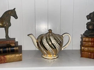 Sadler Vintage Cream,Ivory & Gold Swirl 1940s Afternoon Tea Pot,Teapot - Picture 1 of 8