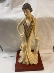 "Estatua de niña Flapper años 20 16"" diseño de prestigio figura registrada burlesca. - Imagen 1 de 10