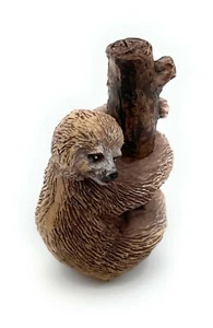 Polyresin Figur Faultier Chillen Folivora Tier Dekofigur aus Polyresin Braun - Picture 1 of 6