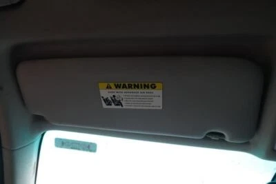 Parasol de conductor de vinilo iluminado para BMW 550i 1696388 06-09 Foto 1 de 4