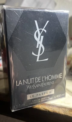 Yves Saint Laurent La Nuit De L'homme Le Parfum Eau de Parfum Spray para Hombre, 3.3 Foto 1 de 4